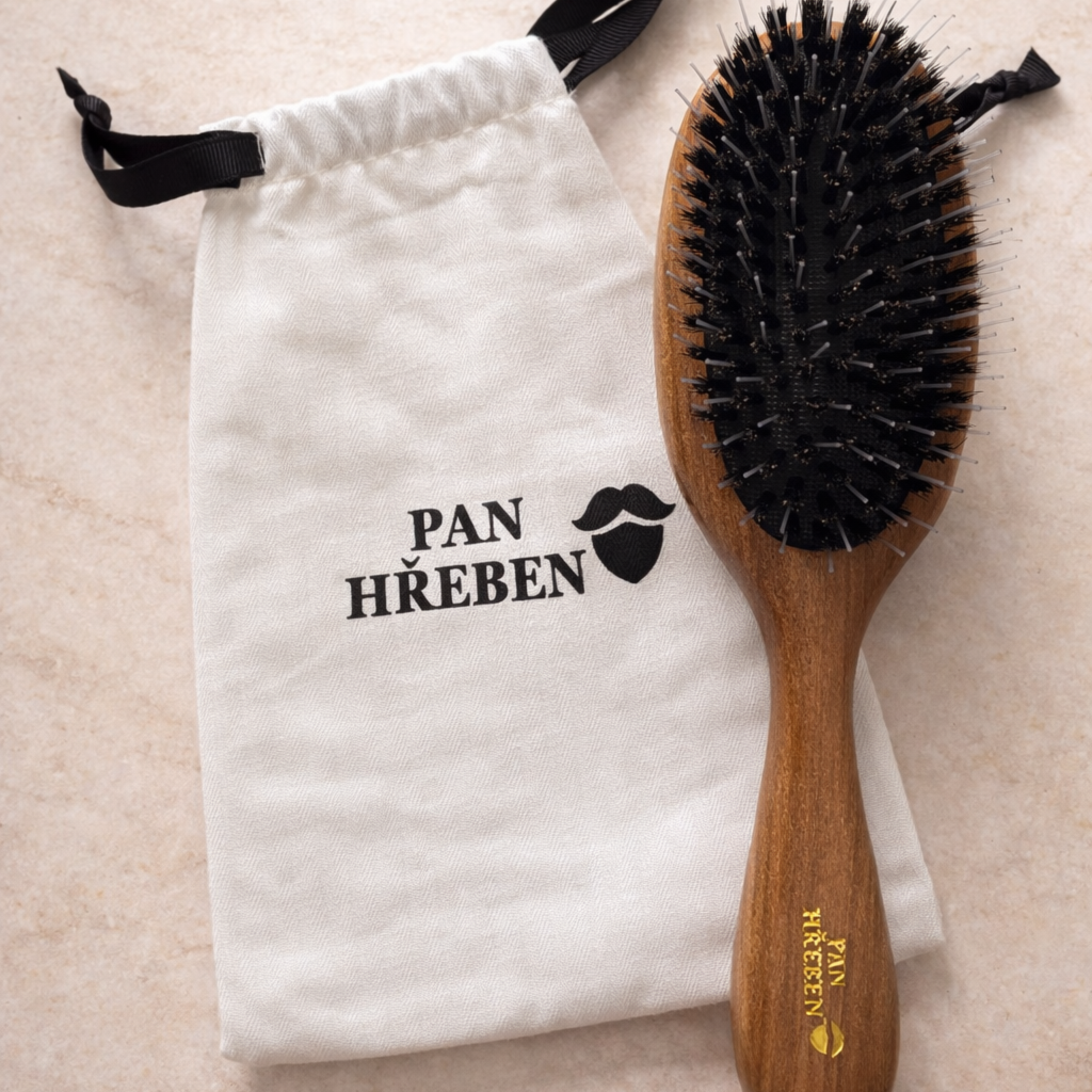 Kartáč na vlasy s kančími štětinami ze santaloveho dreva PAN HREBEN - bez kulicek